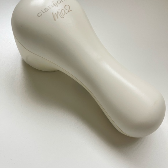 Clarisonic Mia 2 Sonic Skin Cleansing System With pLink Charging Adapter -White. - Picture 7 of 13